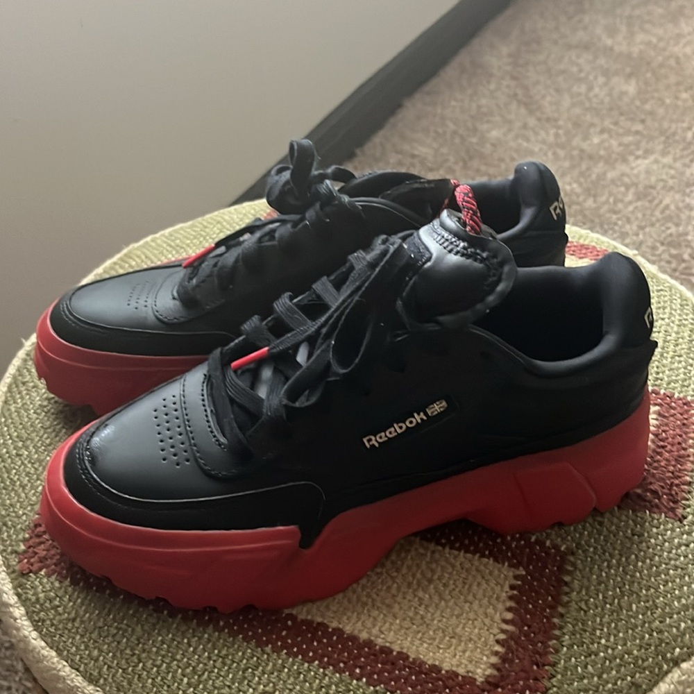 Red/Black Cardi B Reebok - Picture 2 of 5